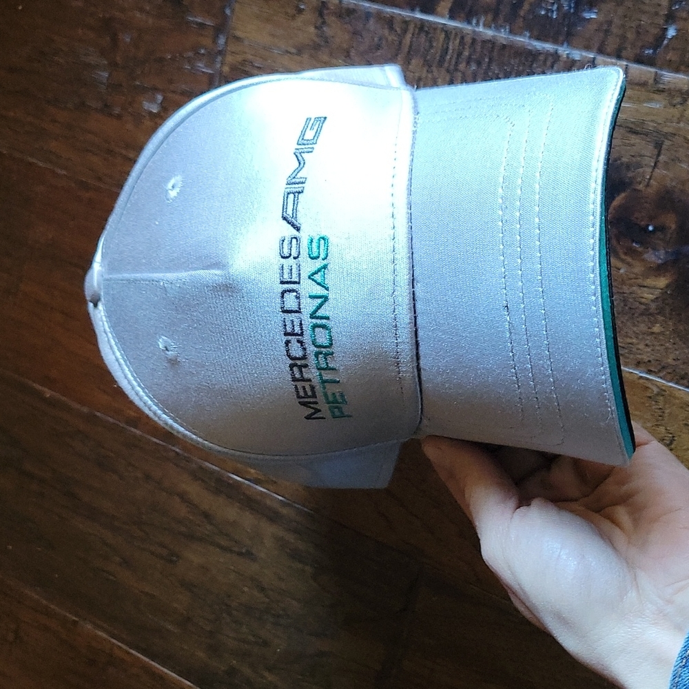 Genuine Mercedes AMG Petronas Formula 1 team fan cap hat silver (Rare)